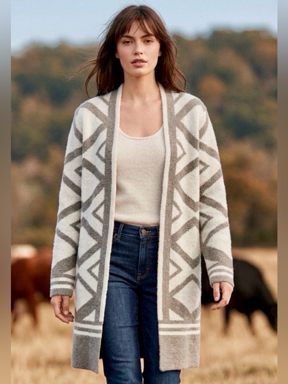 GNW Gray and White Woman’s Geometric Patterned Cardigan in M